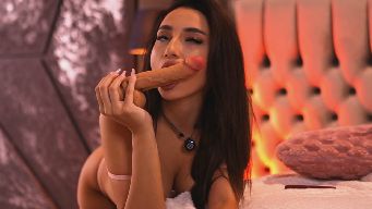 GinaValente - 50 tokens toy control💕Can i moan and call you Papi? Adore me with 11/111/333/1111💕 Ride it