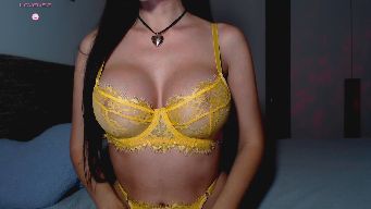 Alli_ - Hi🍰 2500 till oil show🍰Fav Vibes 333/444/501/1001/1501/🍰doggy 95🍰TITS 200🍰nude 900🍰control toy 1000