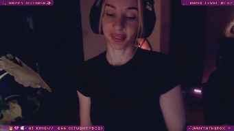 LoveDove - Hii🎃🕸️ | hello B00bies+ Fortnite? :)) 5991 | fav vibe:💦444 | NEW camiversary wheel☸️ 712 | shot:🥃 666 | spiderwebbed bat:🦇1000