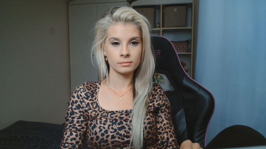 KristineLips online profile