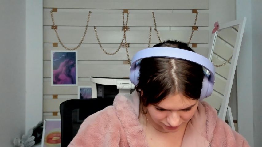 Bonny_Moan's MyFreeCams show and profile