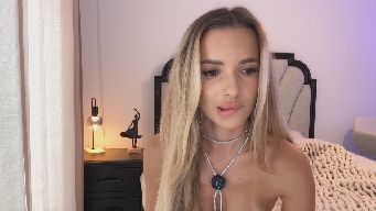 Anneexx - FAV TIPS: 111 💋 333 💕 555 🔥 777 💎 999 👑 1111 💖 | 💦 LONG VIBE: 5555 🔥 | 🌴 DAY OFF GOAL: 20K TOKENS