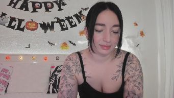 KellyK - hey! my lovense ferri on 5/50/110/550/990 fav vibes l random level 88 l check my tip menus for more - my goal @6666