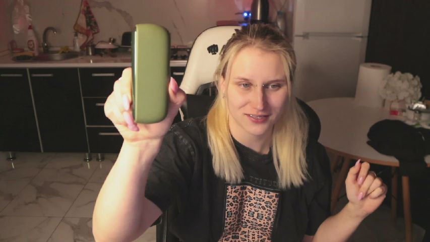 MertyXX's MyFreeCams show and profile