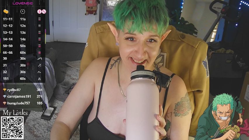 SeraphinaLane's MyFreeCams show and profile