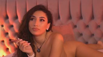 GinaValente - 50 tokens toy control💕Can i moan and call you Papi? Adore me with 11/111/333/1111💕 Ride show