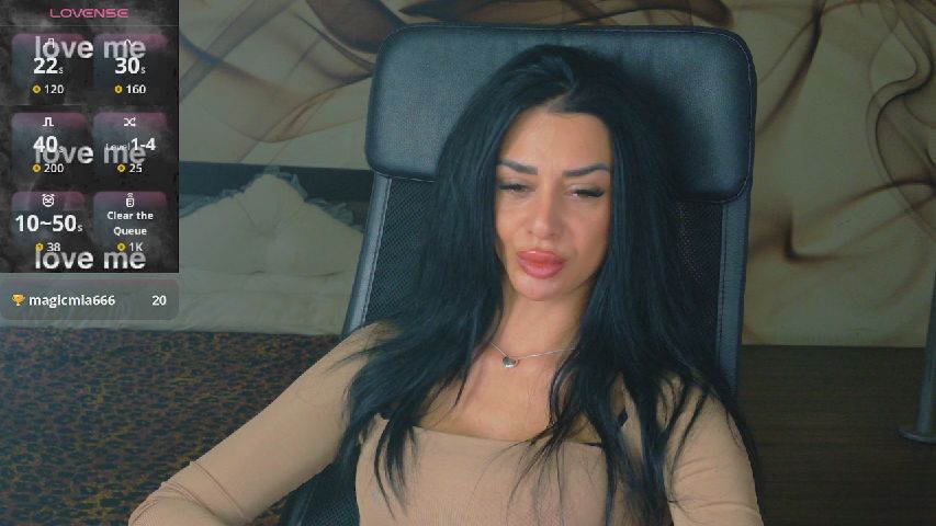 Live Stream of MayaRockher