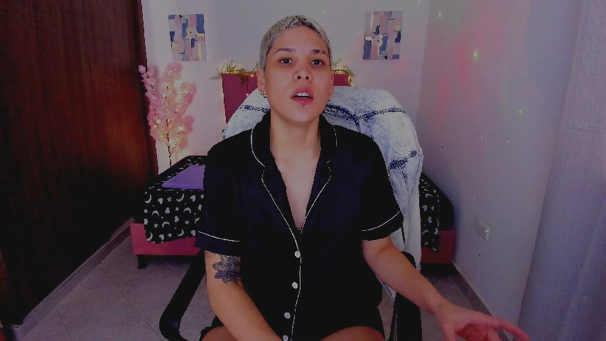 Live Stream of Lauraa_Rose