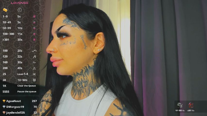 CreamyInkk's MyFreeCams show and profile