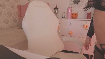 Emily_kim - lovense on fav 50 - c2c 60 - spin the roulette and win 69 - pvt is open - 880 for goal : BJ and show boobs