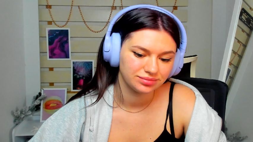 Bonny_Moan's MyFreeCams show and profile