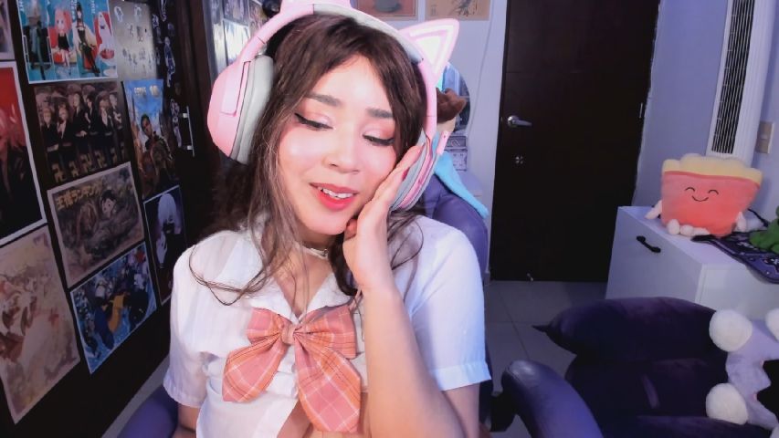 Live Stream of Emili_cute