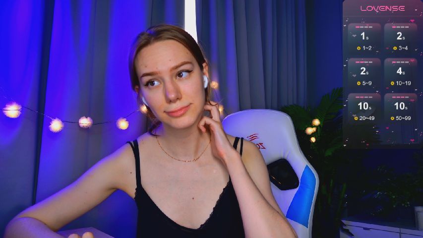 RamonaK's MyFreeCams show and profile