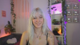 EmilySwan - Yaaaay Sluttieee Sundaaay!!! Come play with me and have some fun