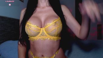 Alli_ - Hi🍰 2500 until cum a river🍰Fav Vibes 333/444/501/1001/1501/🍰doggy 95🍰TITS 200🍰nude 900🍰control toy 1000