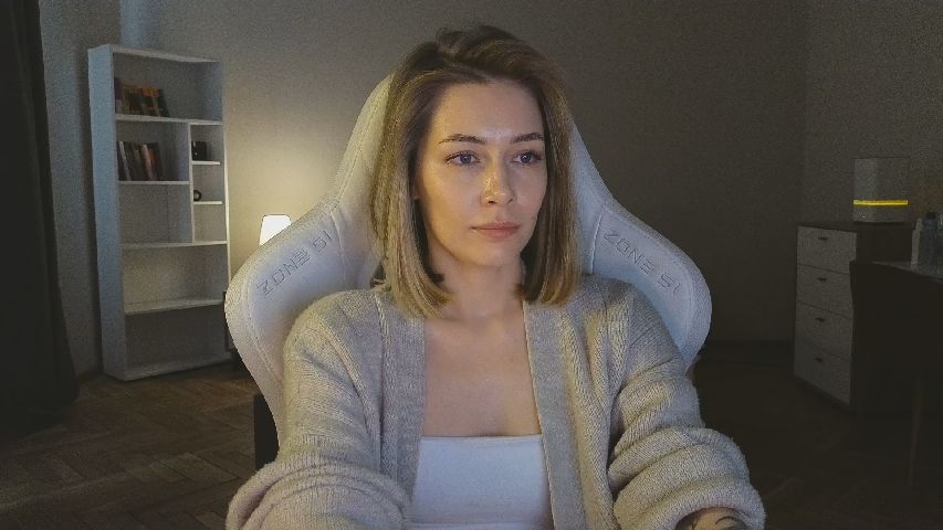 KeepSpark's MyFreeCams show and profile