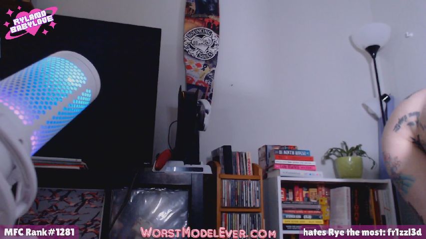 Rylandbaby's MyFreeCams show and profile