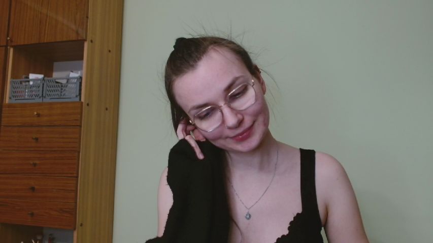 PERFECTelly's MyFreeCams show and profile