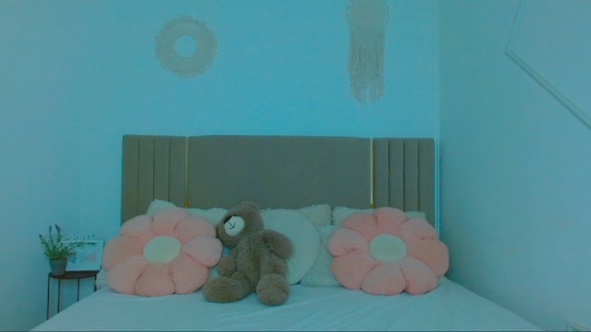 Blush_flower online image