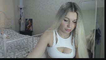 CrazyKitty__ - show feet(15)flash ass(55)belly dance 1 min(31)spank ass(51)show muscles(35)Blowjob Dildo(88)change outfit(50)flash boobs(100)flash pussy(150)playwith domi(777