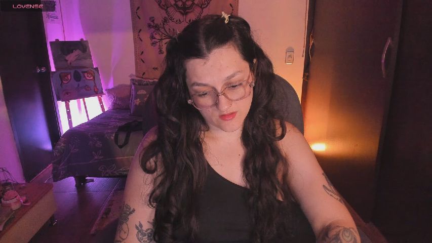 Miah_Peach live