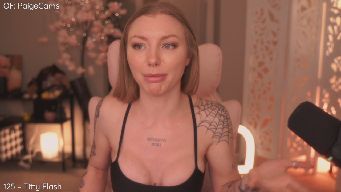 Paige - panties OFF in 3489 tks | 33 Spanks | 125 = Titty Flash | 199 Vibrator | 100 tks = 10 cum vids | 900 tks = lifetime xxx snap | 3775 = 300 Vids + Snap