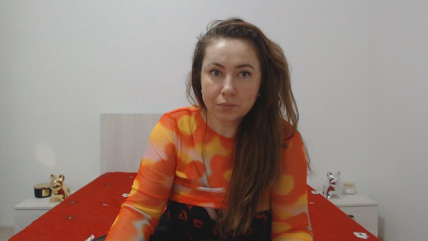 CharmingWanda's MyFreeCams show and profile