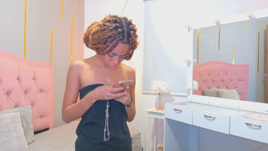 Penelope_cute live
