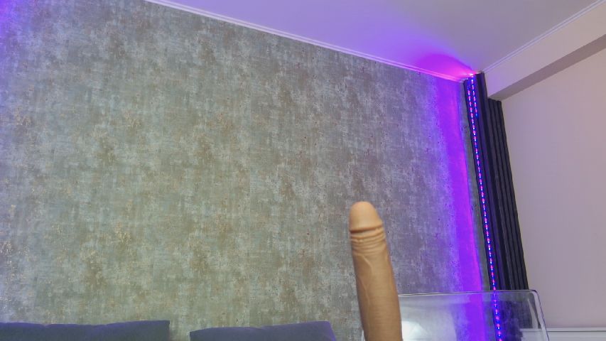 Live Stream of ScarletEyes_