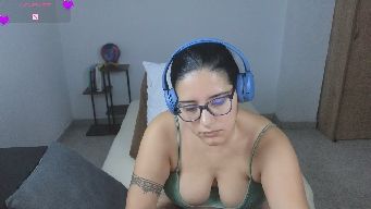 MoonWoman - Stand up:20--Reply PM:35--Tits flash:80--Play tits:150--Ass flash:65-Doggy style:180--Show pussy:120--Play pussy: 195--Naked:210--Cum:660--Squirt:750