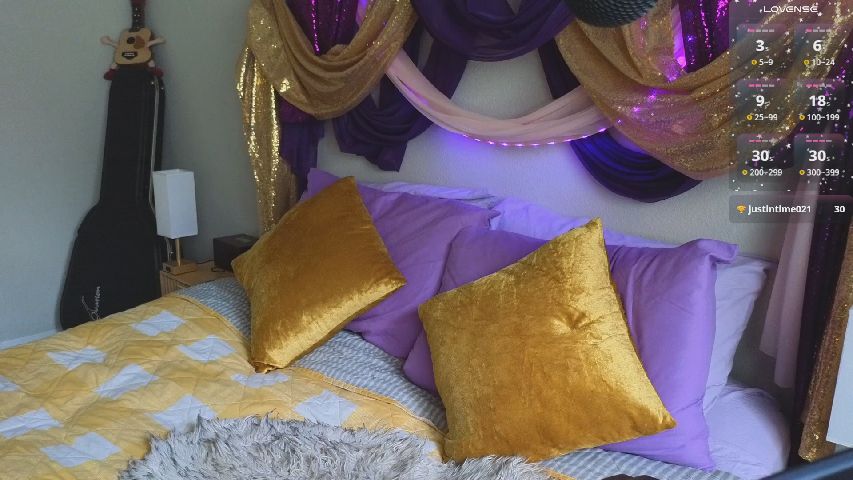 LadyBeeTrixxx online profile