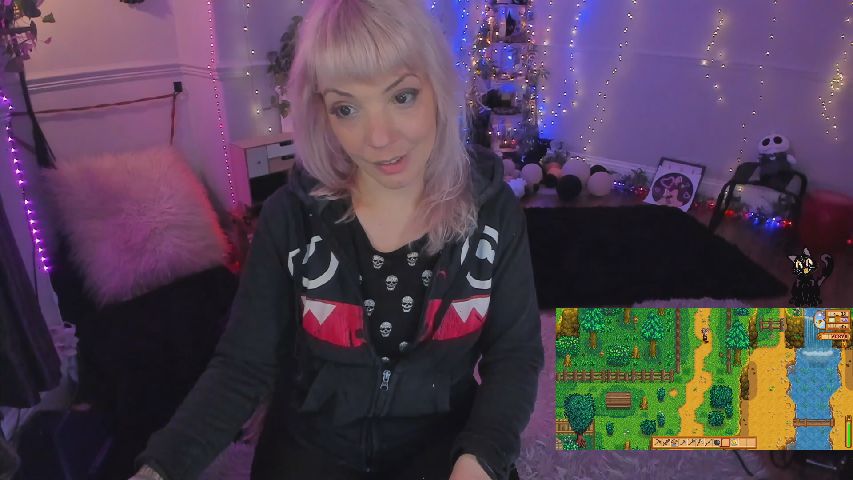 LunaWolfie's MyFreeCams show and profile