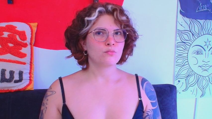 Maddyredhairy online image
