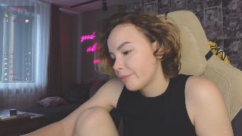 Goose_Doe - Welcome to my room! My name is Eva! Nice to meet you!LUSH is ON! PVT is ON! The goal is 2000 cum show