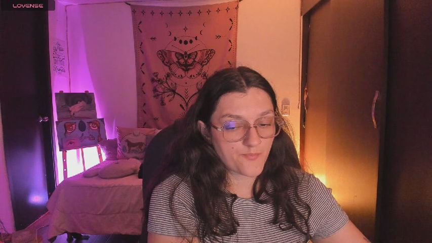 Miah_Peach live