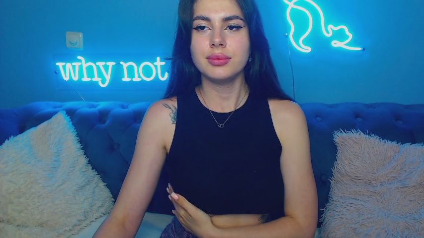 ViolinaLove's MyFreeCams show and profile