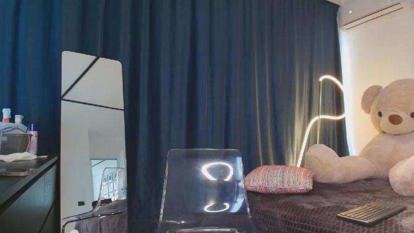 KcRowan's MyFreeCams show and profile