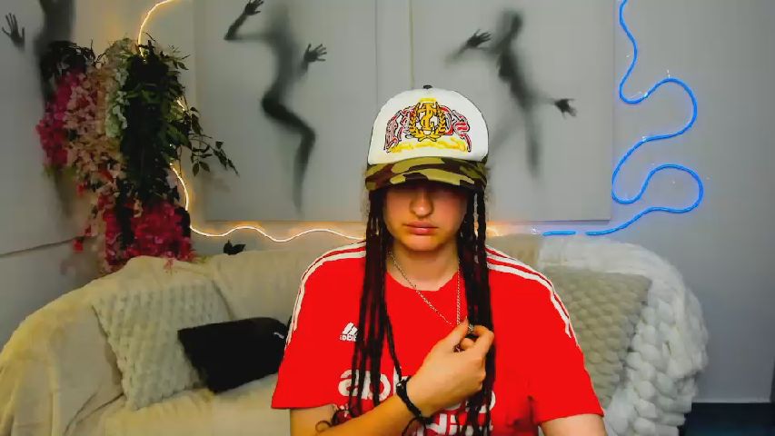 Aurora_Dove live