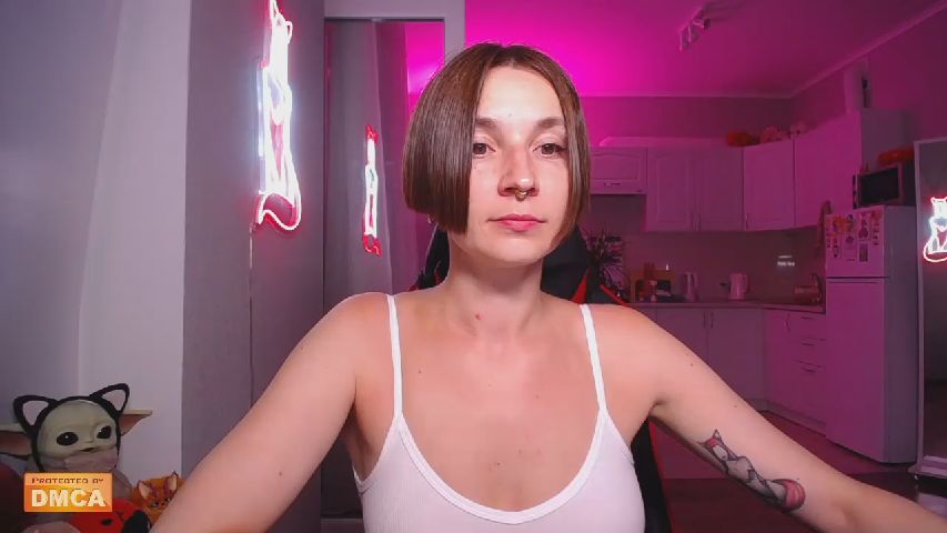 Your_Red_Foxy's MyFreeCams show and profile