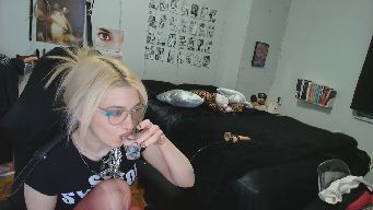 AnnaTame - hii guys! ;) 0 tokens until NUDE | 35 titties | 37 ass | 111 flash ass/pussy | 333 shot | 666 double | SPOOKY MENU UP BB