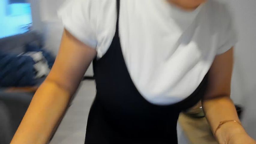 sarahcherry's MyFreeCams show and profile
