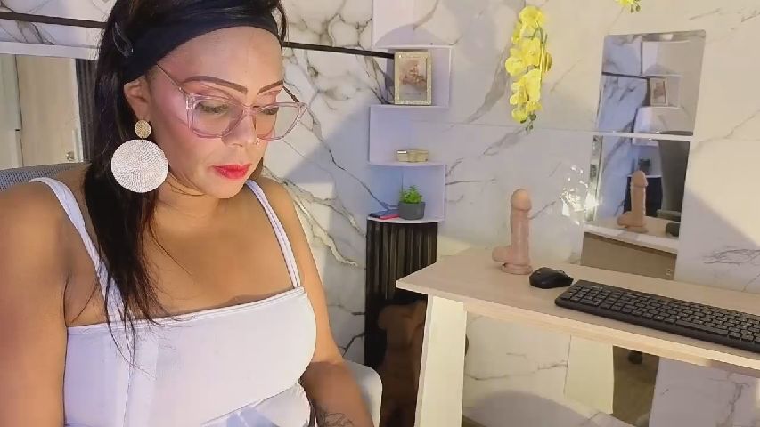 AmberNix online image