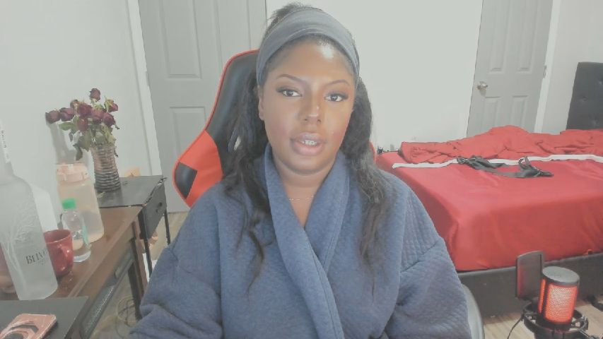bdaymonth's MyFreeCams show and profile
