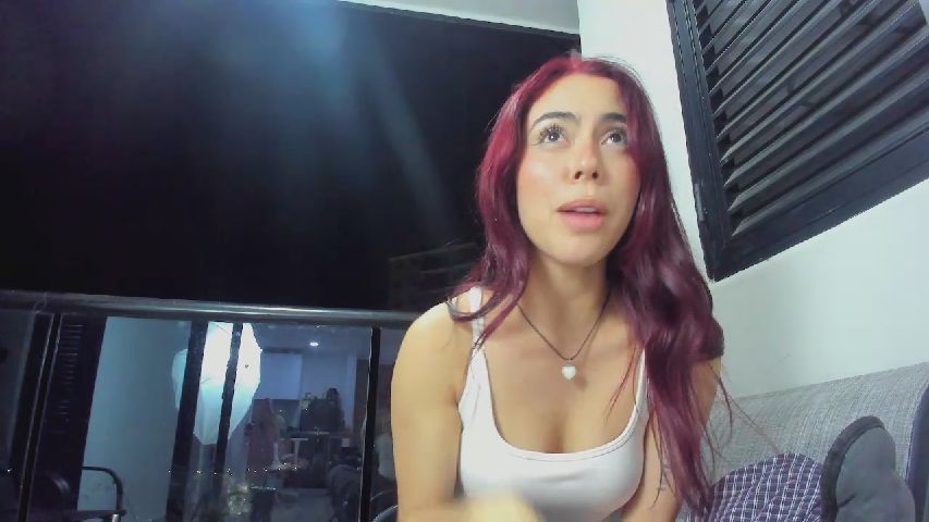 Antonella_28_ online profile