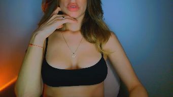 fresagirl - 200 tokens for tits - 155 tokens for my snapchat - 355 tokens for 5 vids - control lovense ON