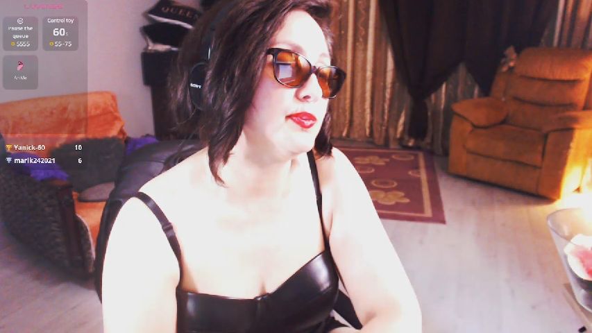 ImperatrizaS's MyFreeCams show and profile