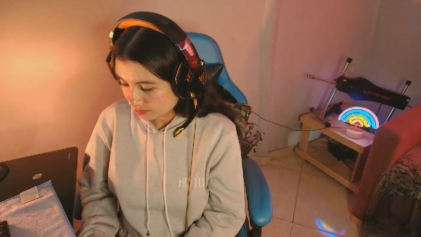 Alicejenner's MyFreeCams show and profile