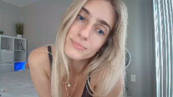 Irina_VQ - Hi!* 2900 leash on* 88 hug* 150 tits* 240 ass* 111 spanks* 1234 Hitachi edge* 200 friend add* 900 SNAP*2 vids 11111*MEOW