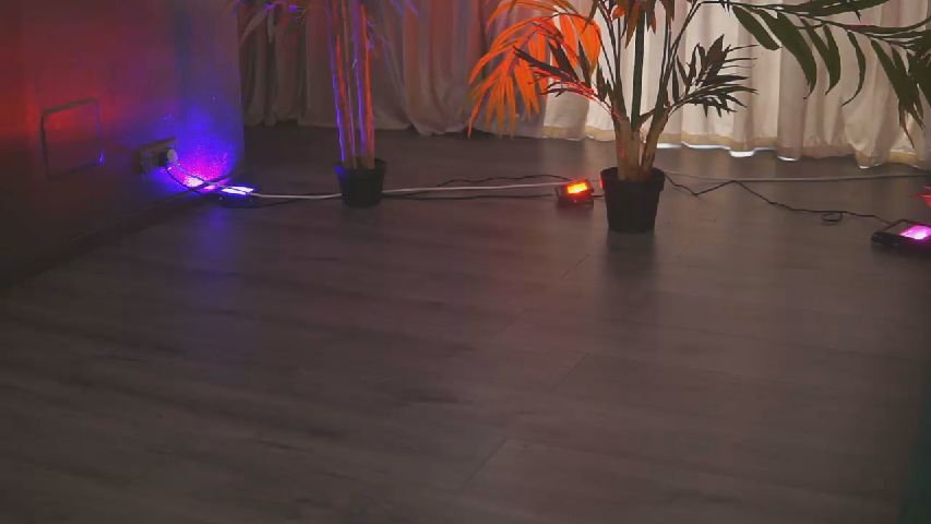 Live Stream of Hotskinnyx