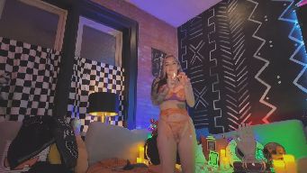 CUBBIXOXO - 9980 until show | 13 like what you see | 113 Naughty Fortune | HT Gets GFE day + new Angela White video early